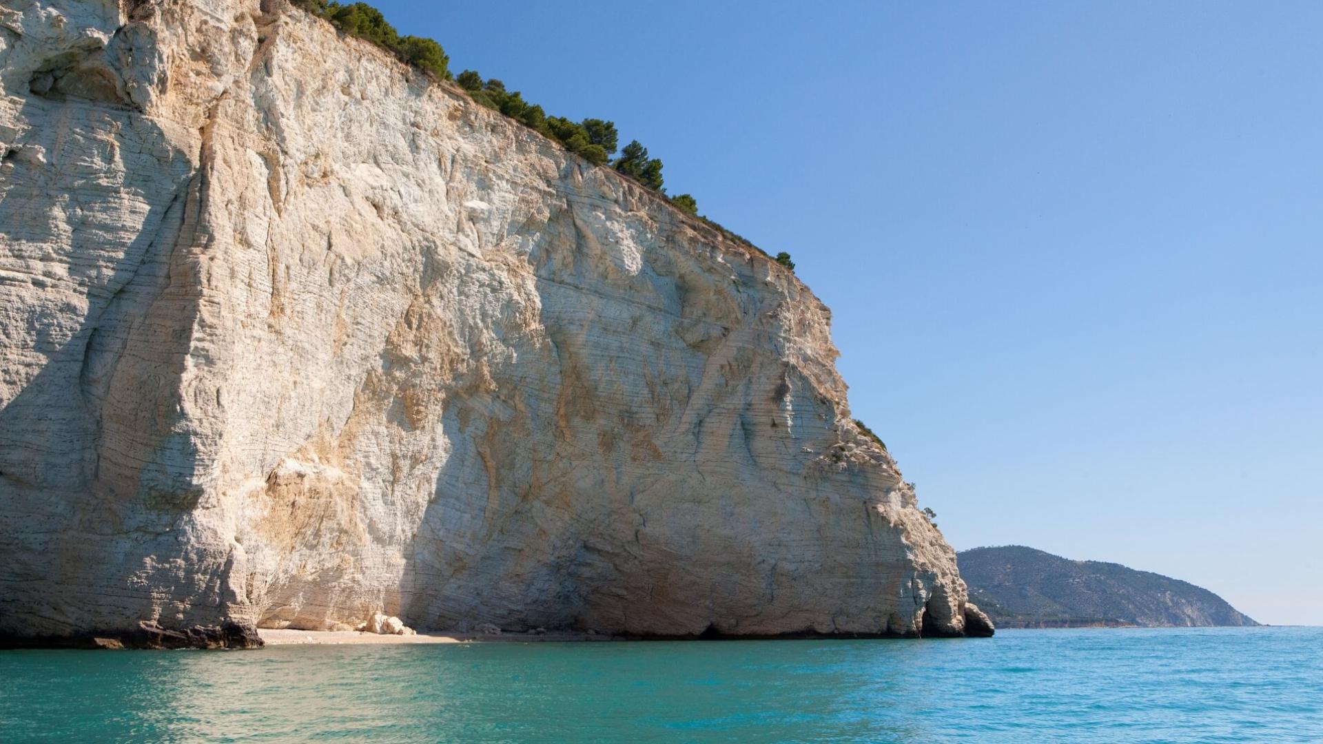 hotelresidenceilporto en trekking-in-the-umbra-forest-green-heart-of-the-gargano-national-park 009